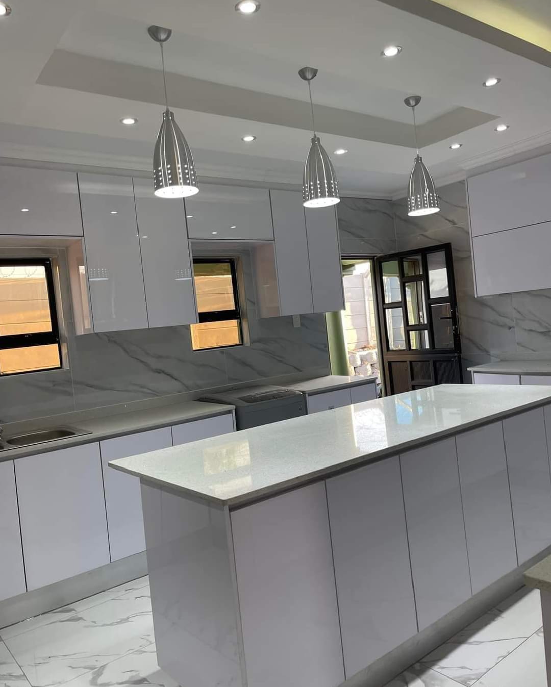 Modern Kitchen Cabinets